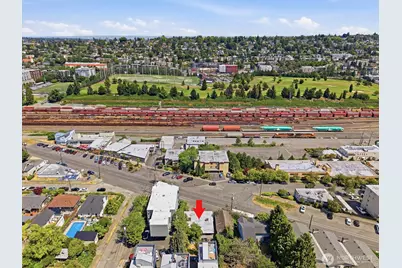 2657 Thorndyke Avenue W, Seattle, WA 98199 - Photo 2