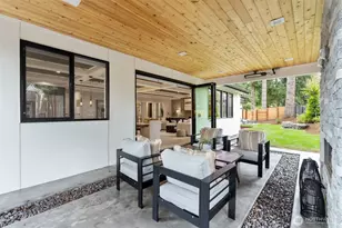 12608 NE 30th St, Bellevue, WA 98005 - Photo 14