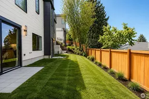 9215 22nd Ave SW, Seattle, WA 98106 - Photo 30