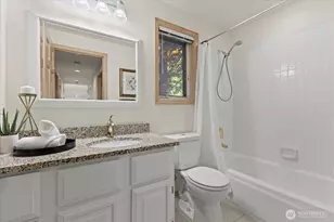 9009 45th Ave NE, Seattle, WA 98115 - Photo 18