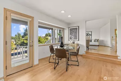 9009 45th Avenue NE, Seattle, WA 98115 - Photo 8