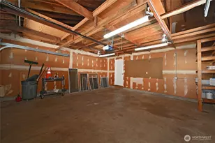 305 NW 198th St, Shoreline, WA 98177 - Photo 32
