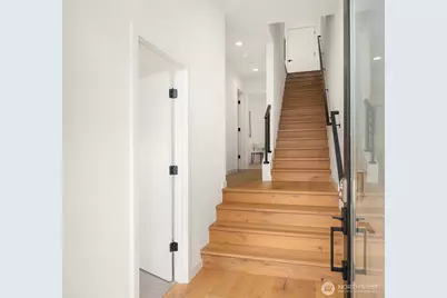 2538 14th Avenue W #B, Seattle, WA 98119 - Photo 4