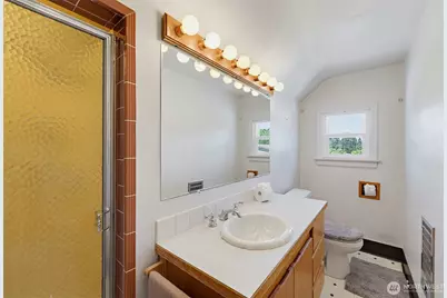 811 121st E, Tacoma, WA 98445 - Photo 26