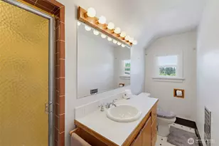 811 121st E, Tacoma, WA 98445 - Photo 26
