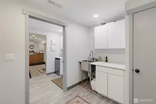811 121st E, Tacoma, WA 98445 - Photo 30