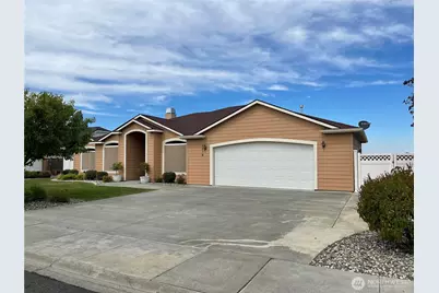 4078 Cove West Drive, Moses Lake, WA 98837 - Photo 2