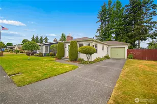 1712 D St, Lynden, WA 98264 - Photo 2