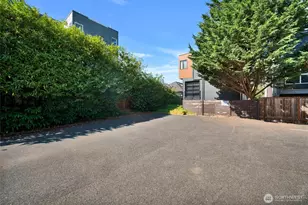2111 E John St, Seattle, WA 98112 - Photo 32