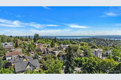 2111 E John Street #204, Seattle, WA 98112 - Photo 34