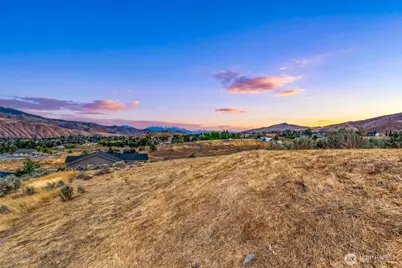 3775 Sky Crest Lane, Wenatchee, WA 98801 - Photo 2