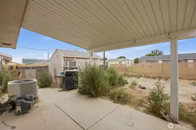 1227 Lowry Street, Moses Lake, WA 98837 - Photo 22