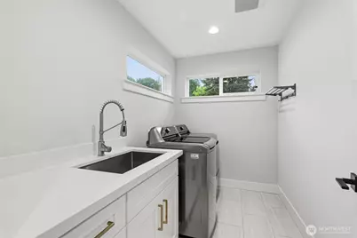 719 Edmonds Way, Edmonds, WA 98020 - Photo 34