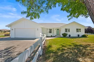2291 Selah Loop Rd, Selah, WA 98942 - Photo 1