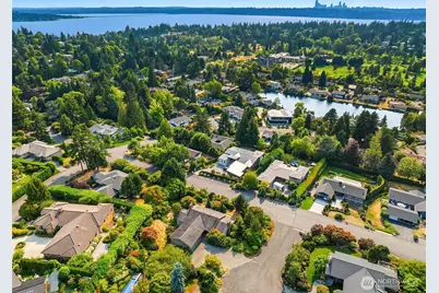 8811 NE 15th Place, Clyde Hill, WA 98004 - Photo 10