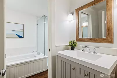 8245 NE 8th Street, Medina, WA 98039 - Photo 18