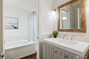 8245 NE 8th St, Medina, WA 98039 - Photo 18
