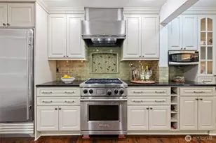 8245 NE 8th St, Medina, WA 98039 - Photo 10