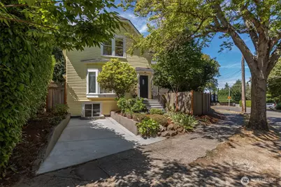 2815 8th Avenue W, Seattle, WA 98119 - Photo 2