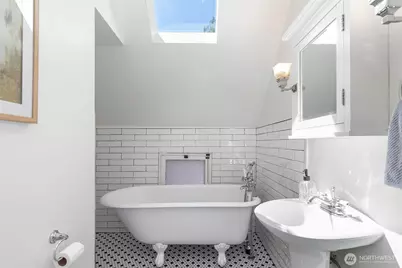 2815 8th Avenue W, Seattle, WA 98119 - Photo 18