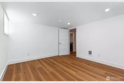 2815 8th Avenue W, Seattle, WA 98119 - Photo 24