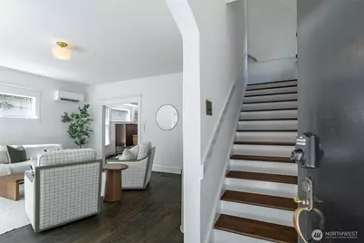 2815 8th Avenue W, Seattle, WA 98119 - Photo 4