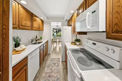 9901 NE 124th Street #503, Kirkland, WA 98034 - Photo 8