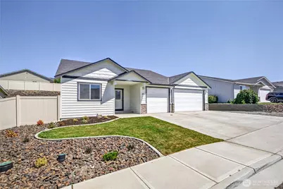 2213 2nd Street SE, East Wenatchee, WA 98802 - Photo 2