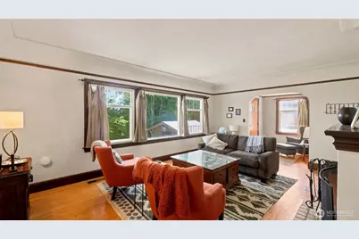 10003 15th Avenue S, Seattle, WA 98168 - Photo 8