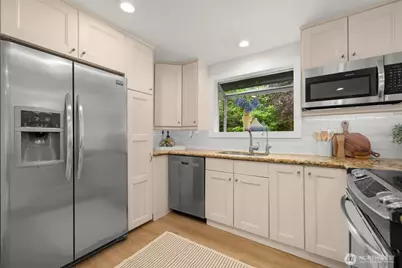 1315 102nd Avenue NE, Bellevue, WA 98004 - Photo 14