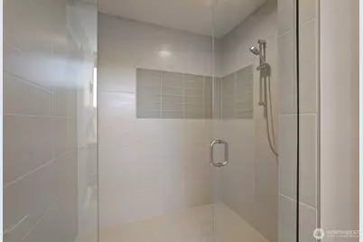 2337 W Plymouth Street, Seattle, WA 98199 - Photo 26