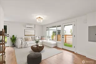 10328 Ashworth Ave N, Seattle, WA 98133 - Photo 2