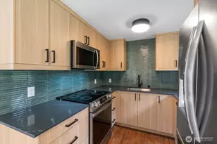 10328 Ashworth Ave N, Seattle, WA 98133 - Photo 6
