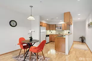 9517 35th Ave NE, Seattle, WA 98115 - Photo 8