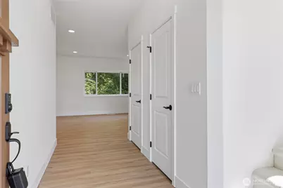 6015 67th Avenue NE, Marysville, WA 98270 - Photo 2