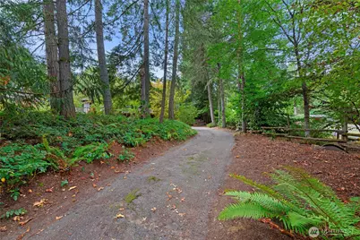 12901 Sunrise Drive NE, Bainbridge Island, WA 98110 - Photo 2