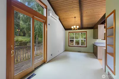 12901 Sunrise Drive NE, Bainbridge Island, WA 98110 - Photo 16