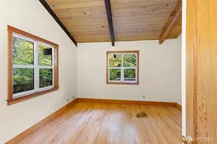 12901 Sunrise Drive NE, Bainbridge Island, WA 98110 - Photo 8