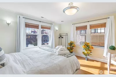 710 10 Avenue E, Seattle, WA 98102 - Photo 22