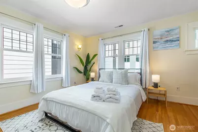 710 10 Avenue E, Seattle, WA 98102 - Photo 14