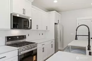 18527 Meridian Avenue SE, Bothell, WA 98012 - Photo 12