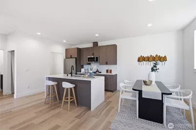 9323 Marcus Avenue S, Seattle, WA 98118 - Photo 8