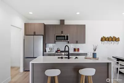 9323 Marcus Avenue S, Seattle, WA 98118 - Photo 10
