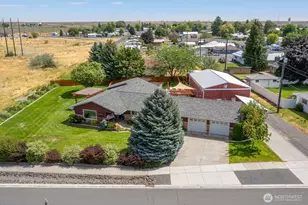 416 N 4th St, Coulee City, WA 99115 - Photo 2
