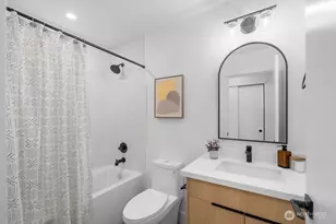 1212 NE 100th St, Seattle, WA 98125 - Photo 4