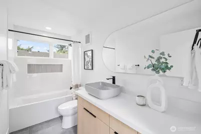 1212 B NE 100th Street, Seattle, WA 98125 - Photo 14