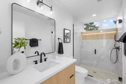 1212 B NE 100th Street, Seattle, WA 98125 - Photo 18