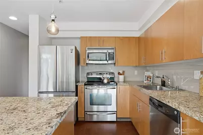 4547 8th Avenue NE #311, Seattle, WA 98105 - Photo 12