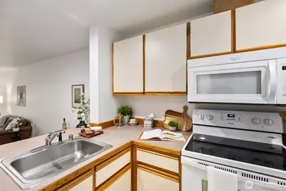 8017 NE 177th Court #504, Kenmore, WA 98028 - Photo 4