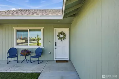 1305 W Polo Ridge Drive, Moses Lake, WA 98837 - Photo 2